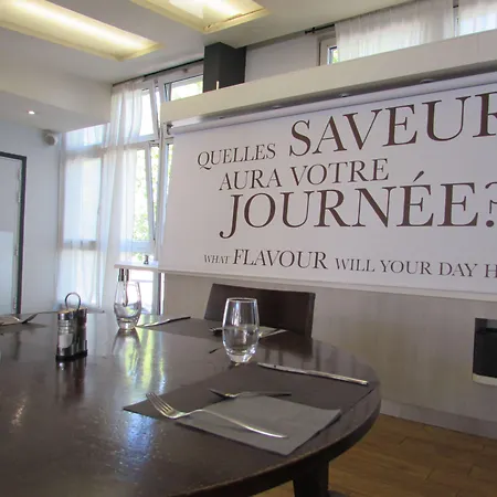 Kyriad Marne-la-vallee 2* Торси