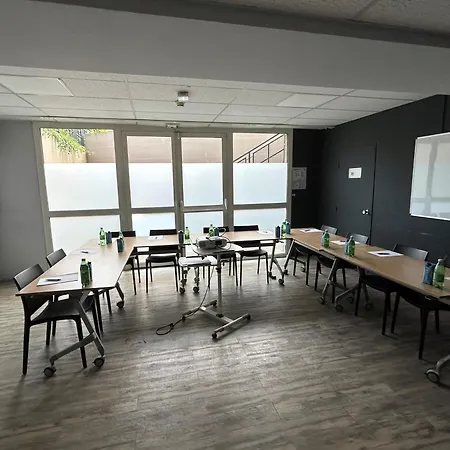 Kyriad Marne-la-vallee Hotel 2*