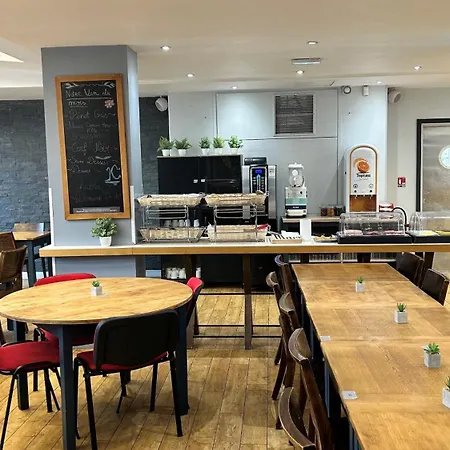 Отель Kyriad Marne-la-vallee